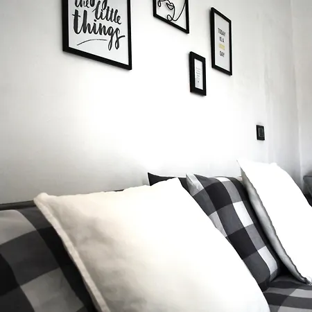 Le Stanze Di Alicam Bed & Breakfast 4*