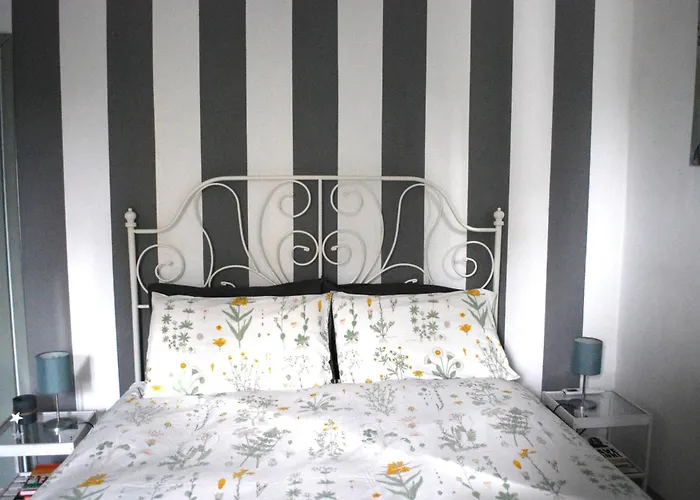 Le Stanze Di Alicam Bed & Breakfast 4*